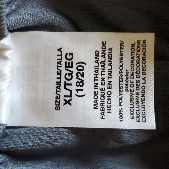 Adidas grey and black shorts - Picture 7 of 8